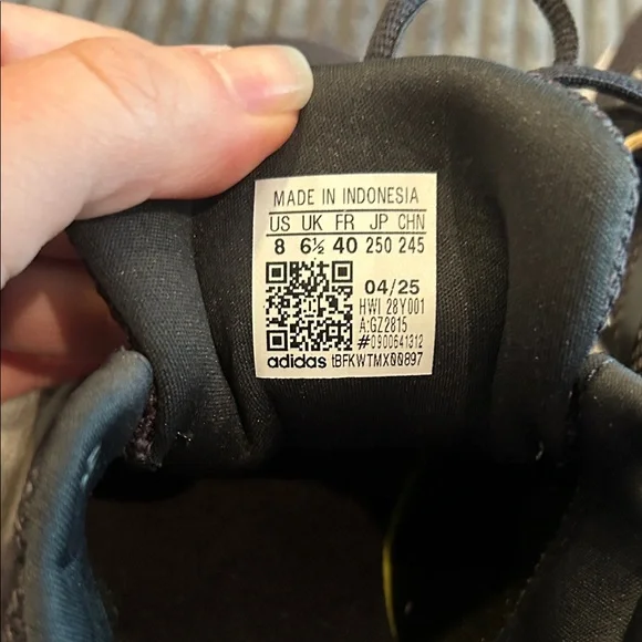 adidas Women’s Black Mesh Athletic Sneakers with Gray Stripes - Picture 7 of 7